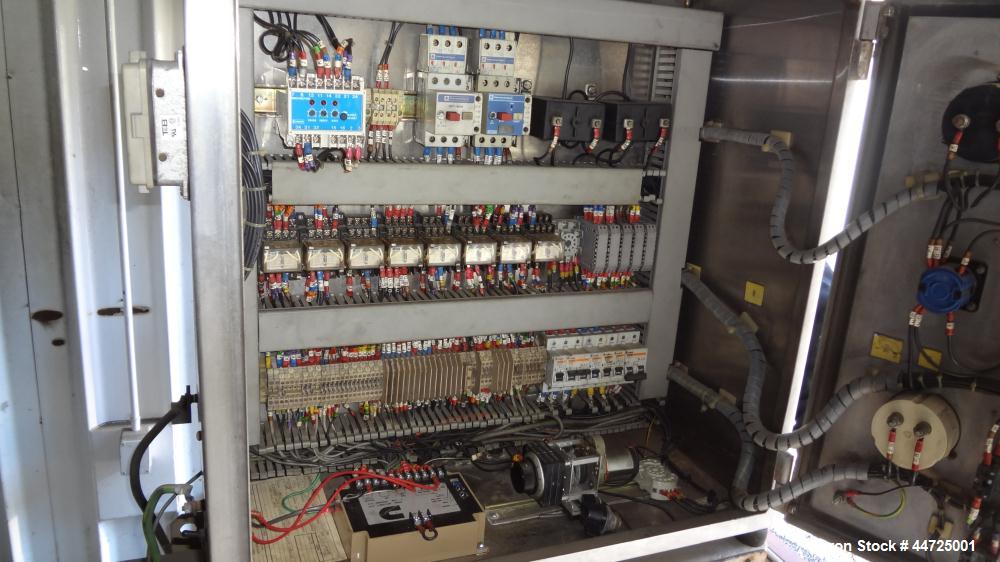 Used Cummins 500 kW diesel generator set, Cummins KT19-G4 engine rated 755 HP @ 1800 RPM, SN-37189481. 3/60/277/480V. 1250 Amp main-line circuit breaker. Approx 500 gallon fuel tank. Mounted in 20' c...