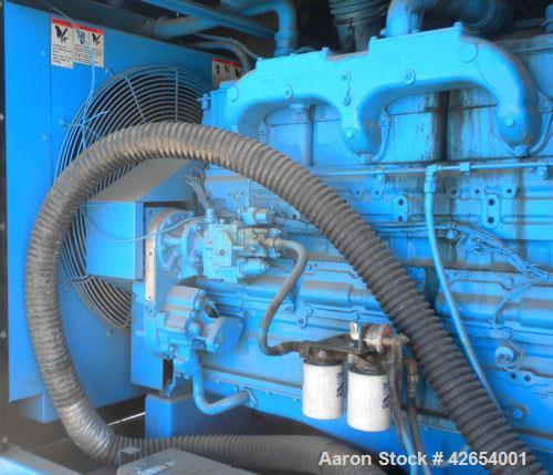 Used Cummins 200kW portable standby diesel generator set.Cummins model NT-855-G4 engine rated 375HP @ 1800 RPM. 3/60/208-240/380-480V. 350 Amp main-line circuit breaker. Weather enclosure with sub-ba...