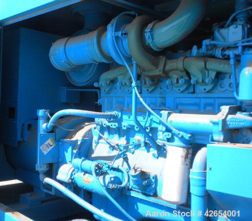 Used Cummins 200kW portable standby diesel generator set.Cummins model NT-855-G4 engine rated 375HP @ 1800 RPM. 3/60/208-240/380-480V. 350 Amp main-line circuit breaker. Weather enclosure with sub-ba...