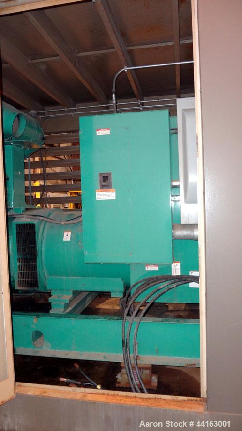 Used Cummins 450kW standby (410 kW prime) diesel generator set, Cummins DFEC, SN-H920478934. Cummins KTA19-G3 engine rated 685 HP @ 1800 RPM, SN-31143698. 3/60/277/480 V. PMG permnaent magnet generat...