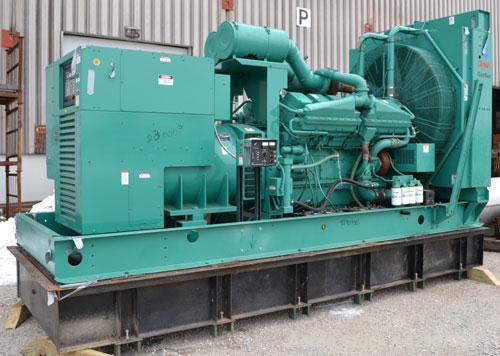 Used Cummins / Onan 900kW Diesel Generator Set. Cummins model DFJC, SN-I940555062. Cummins KTA 38-G3 engine SN-33127399, rated 1340 HP @ 1800 RPM. 3/60/480V. PowerCommand digital panel. 1600 Amp main...