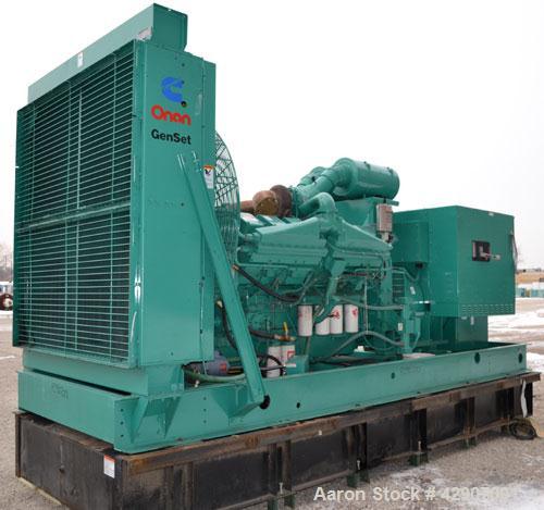 Used Cummins / Onan 900kW Diesel Generator Set. Cummins model DFJC, SN-I940555062. Cummins KTA 38-G3 engine SN-33127399, rated 1340 HP @ 1800 RPM. 3/60/480V. PowerCommand digital panel. 1600 Amp main...