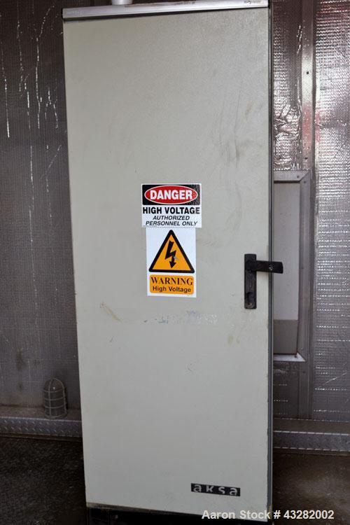Used Cummins 900 kW standby (810kW prime) portable diesel generator set. Cummins model QST30-G2 Engine, Spec-D573001GX03, SN-37223214, emissions EPA tier 1. Newage Stamford generator SN-02126629/001....