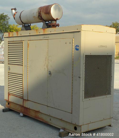 Used Cummins 135 kW Continuous Rated Natural Gas Generator Set. Cummins G855 natural gas engine rated 220HP at 1800RPM, SN-25192077. Stamford / Newage 120/208/277/480V generator end. 400 Amp main-lin...