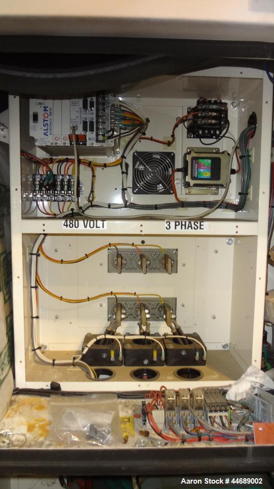 Unused-Hess Microgen 400 kW continuous rated natural gas generator set. Dawoo engine model GV222 TI 22 liter SN-EEYOA200217. 3/60/480V. 800 Amp main-line circuit breaker. New Basler 2020 control pane...