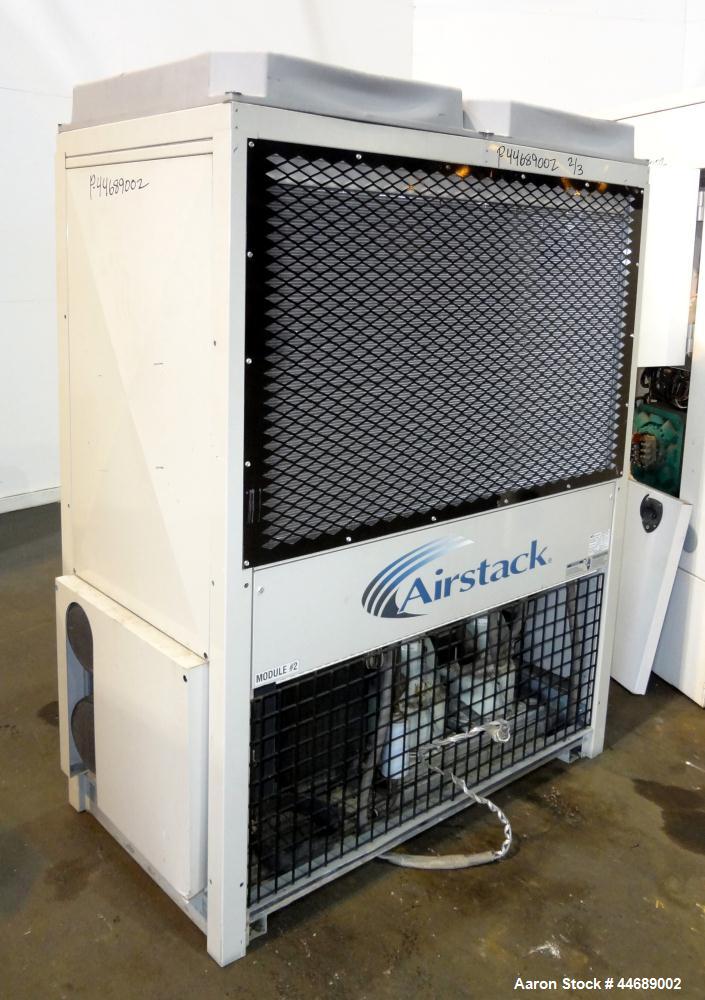 Unused-Hess Microgen 400 kW continuous rated natural gas generator set. Dawoo engine model GV222 TI 22 liter SN-EEYOA200217. 3/60/480V. 800 Amp main-line circuit breaker. New Basler 2020 control pane...