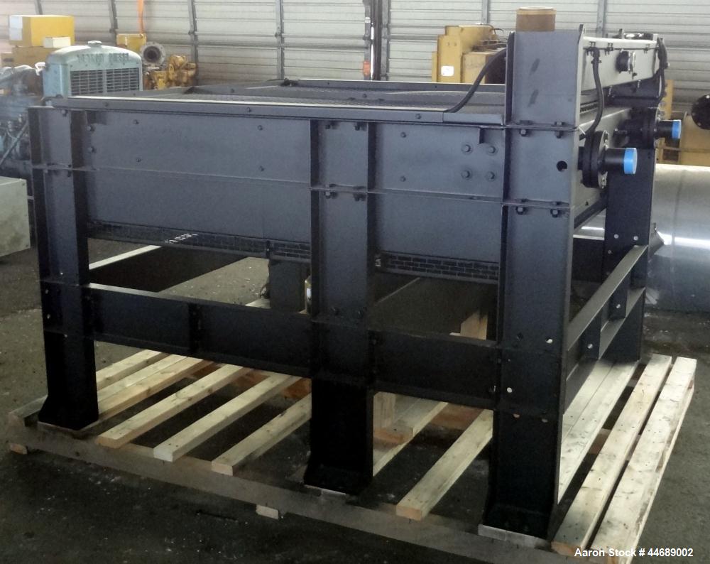 Unused-Hess Microgen 400 kW continuous rated natural gas generator set. Dawoo engine model GV222 TI 22 liter SN-EEYOA200217. 3/60/480V. 800 Amp main-line circuit breaker. New Basler 2020 control pane...