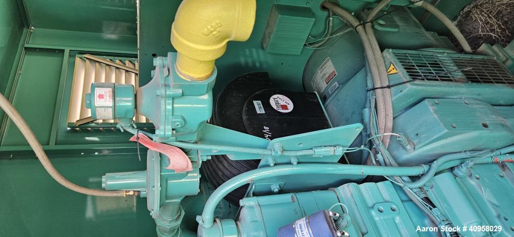 Used Onan 250 kW Natural Gas Generator | Model 250GEBC | Cummins G1A855G3 Engine | 480V | 570 Hours (2005)