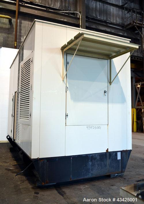 Used Cummins 750 kW standby / 680 kW prime diesel generator set.. Cummins model 750DFHA SN-K970658005. Cummins QST30-G2 engine rated 1200 HP at 1800 RPM SN-37178092. 3/60/277-480V. PowerCommand digit...