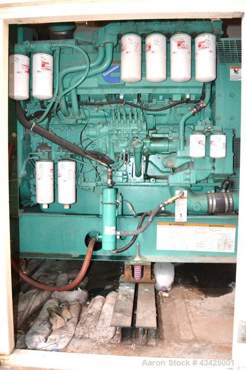 Used Cummins 750 kW standby / 680 kW prime diesel generator set.. Cummins model 750DFHA SN-K970658005. Cummins QST30-G2 engine rated 1200 HP at 1800 RPM SN-37178092. 3/60/277-480V. PowerCommand digit...