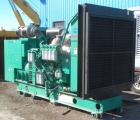Used Cummins 750 kW standby (680 kW prime) diesel generator set. Cummins model 750DFHA-1386, SN-J000166135. Cummins QST30-G1-NR1 engine, EPA Tier 1, rated 1135 HP at 1800 RPM, SN-37195513, turbocharg...