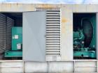 Cummins 1250 kW standby (1100 kW prime) portable trailered diesel generator set,