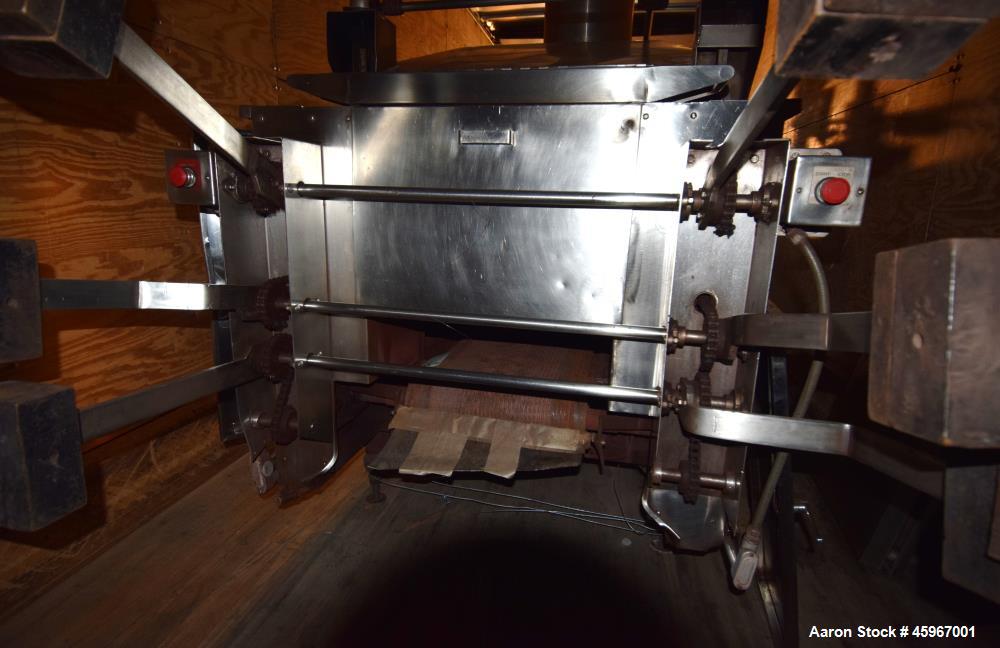 Used SDMO XS 1000K Diesel Generator. 1000kVA/800kW, 3 x 400Volt, 50Hz. Equipped with a MTU/Mercedes engine and Leroy Sommer LSA 501 S4 generator. Installed in a 40' container, including 5000 litre di...