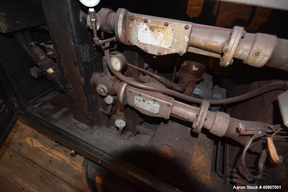 Used SDMO XS 1000K Diesel Generator. 1000kVA/800kW, 3 x 400Volt, 50Hz. Equipped with a MTU/Mercedes engine and Leroy Sommer LSA 501 S4 generator. Installed in a 40' container, including 5000 litre di...