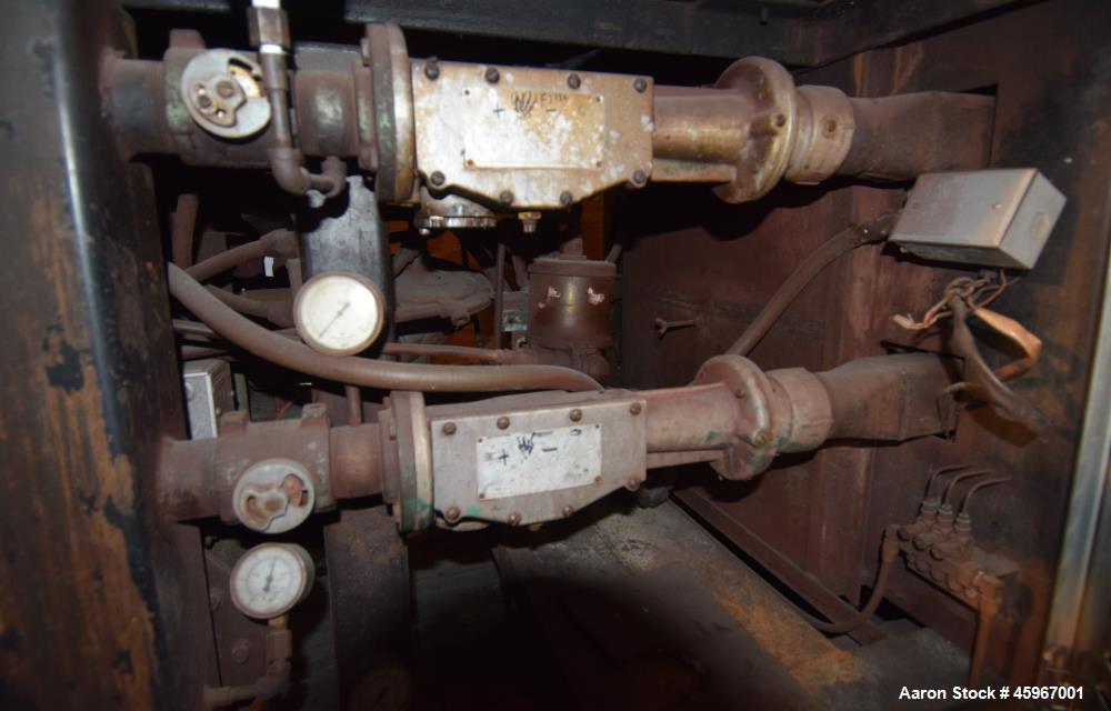 Used SDMO XS 1000K Diesel Generator. 1000kVA/800kW, 3 x 400Volt, 50Hz. Equipped with a MTU/Mercedes engine and Leroy Sommer LSA 501 S4 generator. Installed in a 40' container, including 5000 litre di...