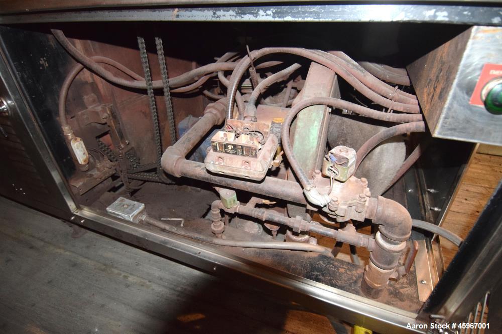 Used SDMO XS 1000K Diesel Generator. 1000kVA/800kW, 3 x 400Volt, 50Hz. Equipped with a MTU/Mercedes engine and Leroy Sommer LSA 501 S4 generator. Installed in a 40' container, including 5000 litre di...