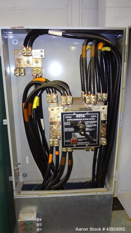 Used Onan Transfer Switch, 600 Amps, Model OT 600.  3/60/480 Volt.  Serial  #H940551745.