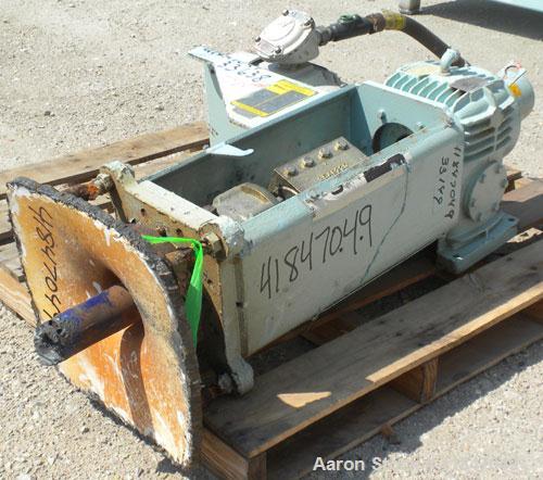 Used Pfaudler Agitator, Model FDWV52350-7B, Ratio 18 to 1. Driven by a 3hp, 3/10-60/230/460 volt, 1770 rpm XP motor, includes a mechanical seal. Last used on a 300 gallon glass lined reactor.