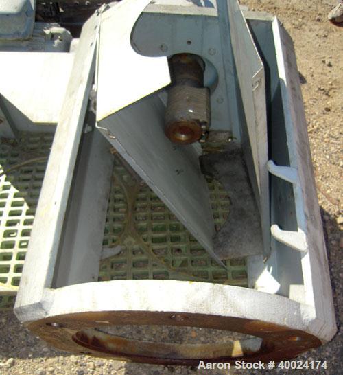 Used Pfaudler Agitator, Size 6SRW, Model FDWV52600-7B. Ratio 15 to 1. Driven by a 2.5-15 hp, 3/10-60/42-230/84-460 volt, 265-1765 rpm XP motor.