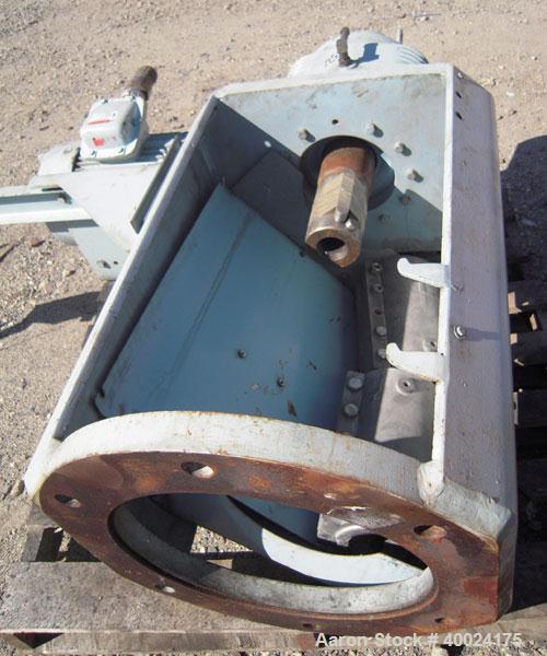 Used Pfaudler Agitator, Size 6SRW, Model FDWV52600-7B. Ratio 18 to 1. Driven by a 3.3-20 hp, 3/10-60/38.5-230/77-460 volt, 255-1765 rpm XP motor.