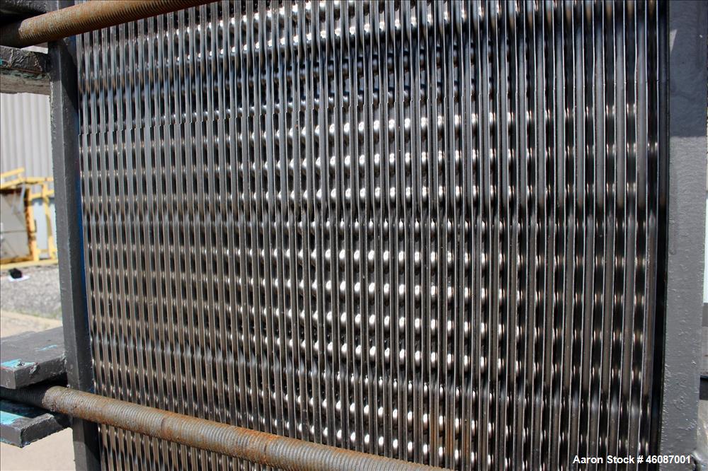Used- APV Creapco Plate Heat Exchanger, Model R56-T, Approximate 565 Square Feet, Vertical. (85) 316 Stainless steel plates,...