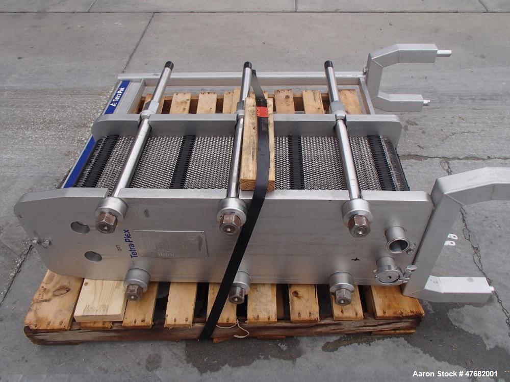 Used Tetra-Pak Plate Heat Exchanger, Model C6-SR/SH. Plates with parallel flow. Design pressure: 300 PSI, liquid volume 12.94 US gallons. Flow rate for hot water: 60gpm. Temp. program for hot water: ...