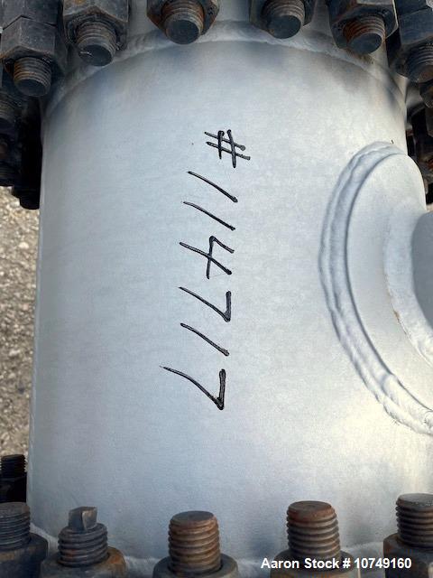 Used Wuxi Chemical Equipment Horizontal 333 sq. ft. Shell and Tube Heat Exchanger. Duplex 2205 stainless steel tubes rated 288.3 psi at 32 to 330 degrees F, 16' 7'' tube length. Duplex 2205 shell rat...