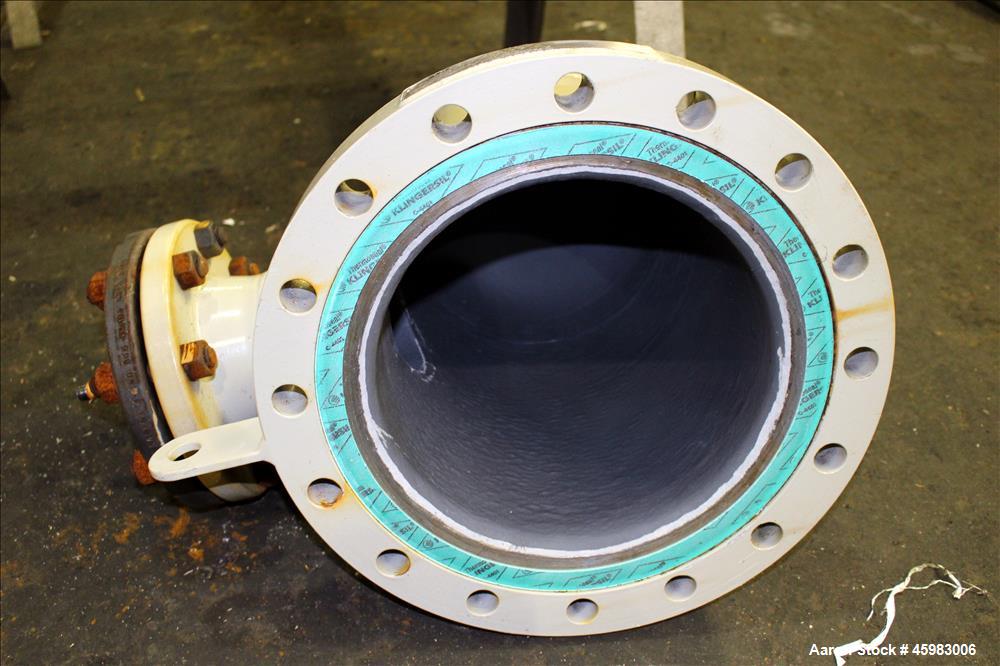 Unused- AT&F Advanced Metals Single Pass Shell and Tube Heat Exchanger, 76.2 Square Feet, Horizontal. Carbon steel shell rated 195 psi at -20 to 400 degrees F. (67) 3/4" Diameter x 72" long 2205 stai...