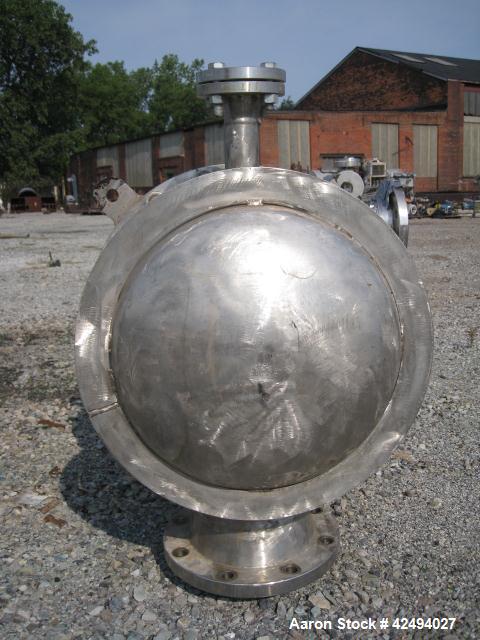Used Atlas Heat shell and tube exchanger, 403 square feet. 316L stainless steel tubes, tube sheets, shell and bonnets, with (257) .75" x 8' long tubes, rated 100 psi and full vacuum at 300 f tube sid...