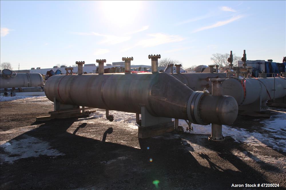 Unused- Perry Products "U" Tube Heat Exchanger, 1753 Square Foot, Model KTUSS-24X42, Horizontal. 304L Stainless steel shell rated Full Vacuum & 359 psi at -55 to 150 degrees F. (215) 3/4" Diameter x ...