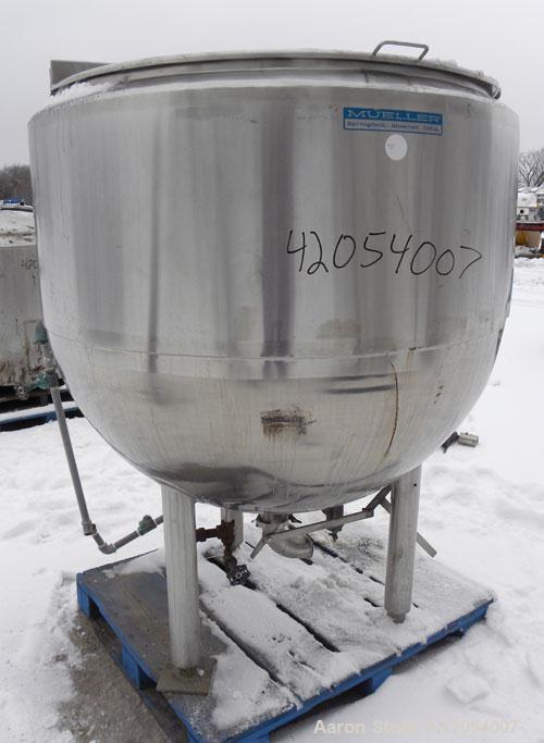 Used Mueller Kettle, 250 Gallon, Model F, Hastelloy C-276, vertical. 48" diameter x 45" deep. Open top with (2) 1/3 covers, dimple jacketed hemispherical bottom, rated 40 psi at 300 deg F. Provision ...