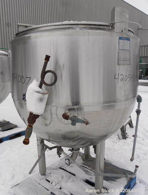 Used Mueller Kettle, 250 Gallon, Model F, Hastelloy C-276, vertical. 48" diameter x 45" deep. Open top with (2) 1/3 covers, dimple jacketed hemispherical bottom, rated 40 psi at 300 deg F. Provision ...