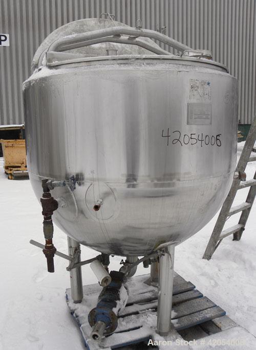 Used Mueller Kettle, 250 Gallon, Hastelloy C-276, vertical. 48" diameter x 45" deep. Open top with (2) 1/3 covers, dimple jacketed hemispherical bottom, rated 40 psi at 300 deg F. Fixed top mounted s...