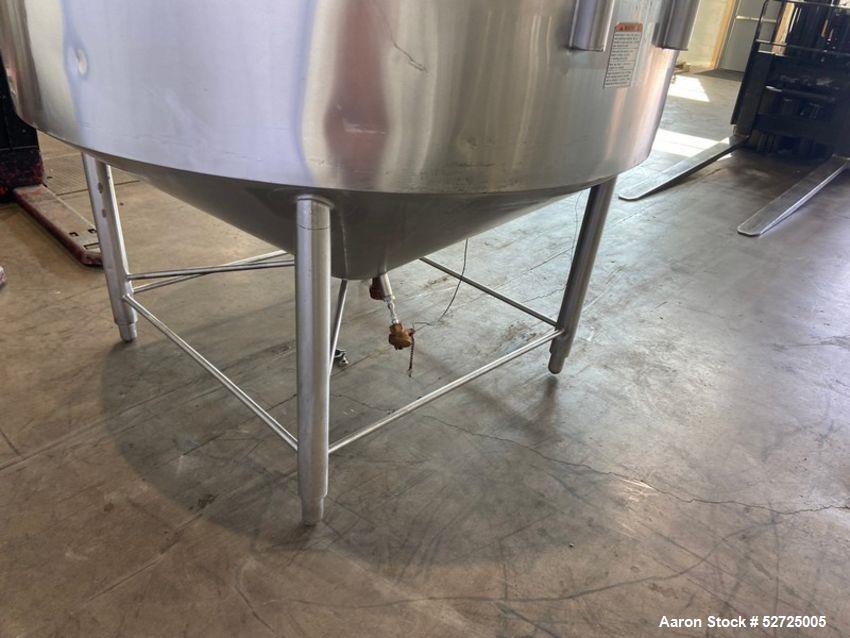 Used APV Crepaco Cooker / Kettle, Approximate 400 Gallon, Stainless Steel, Vertical. Flat top, coned bottom. Jacket rated 75 psi to -20 to 350 degrees F. Stainless steel agitator bridge. Center botto...