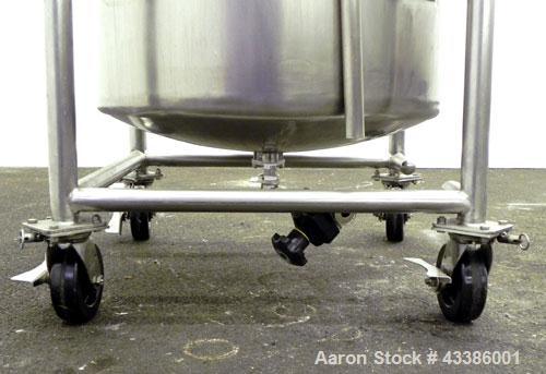 Used Tolan Machinery Kettle, 79 Gallon (300 Liter), 316 Stainless Steel, Vertical. 28" Diameter x 36" straight side. Open top with a 1/3 hinged cover, dished bottom. Internal rated Full Vacuum & 40 p...