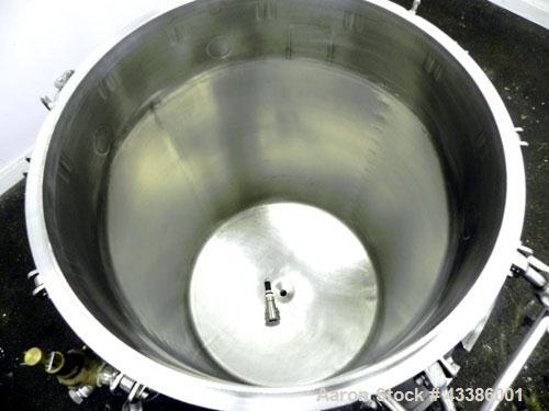 Used Tolan Machinery Kettle, 79 Gallon (300 Liter), 316 Stainless Steel, Vertical. 28" Diameter x 36" straight side. Open top with a 1/3 hinged cover, dished bottom. Internal rated Full Vacuum & 40 p...