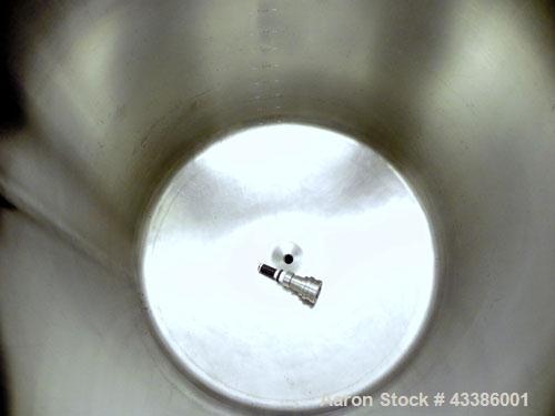 Used Tolan Machinery Kettle, 79 Gallon (300 Liter), 316 Stainless Steel, Vertical. 28" Diameter x 36" straight side. Open top with a 1/3 hinged cover, dished bottom. Internal rated Full Vacuum & 40 p...
