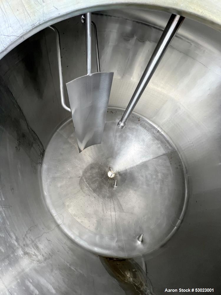 Pre-Owned APV Crepaco 600-Gallon Vertical Kettle – 304 Stainless Steel