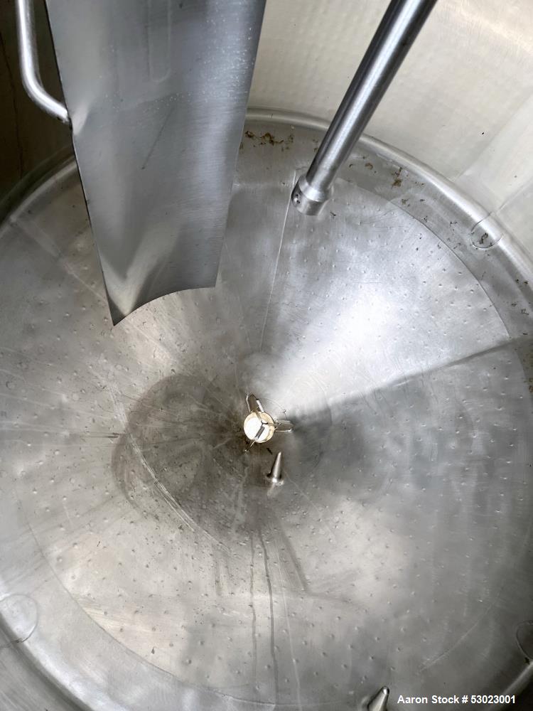 Pre-Owned APV Crepaco 600-Gallon Vertical Kettle – 304 Stainless Steel