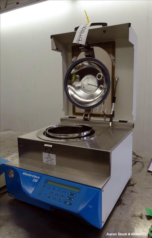 Used AES Bench top Masterclave, Model Masterclave 09. Capacity 1 to 9 liters. Sterilization temperature 95 - 125 degrees C. Sterilization duration 1 to 60 minutes. 316 Stainless steel chamber approxi...
