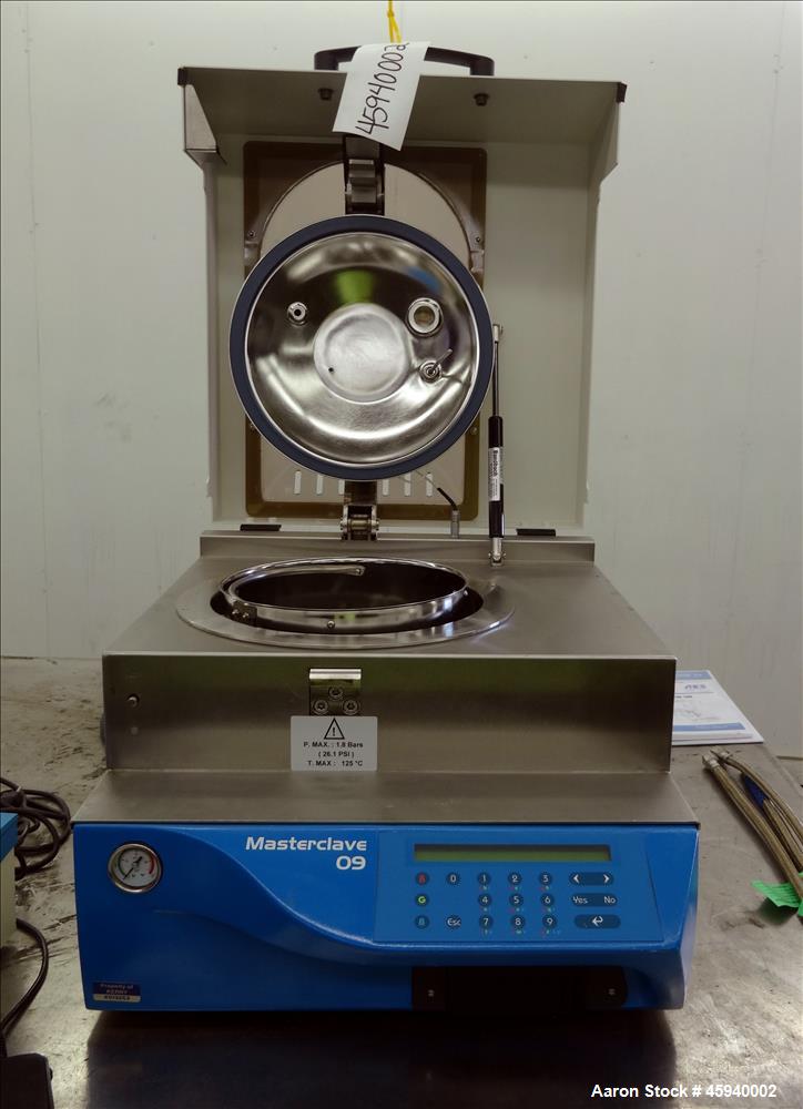 Used AES Bench top Masterclave, Model Masterclave 09. Capacity 1 to 9 liters. Sterilization temperature 95 - 125 degrees C. Sterilization duration 1 to 60 minutes. 316 Stainless steel chamber approxi...