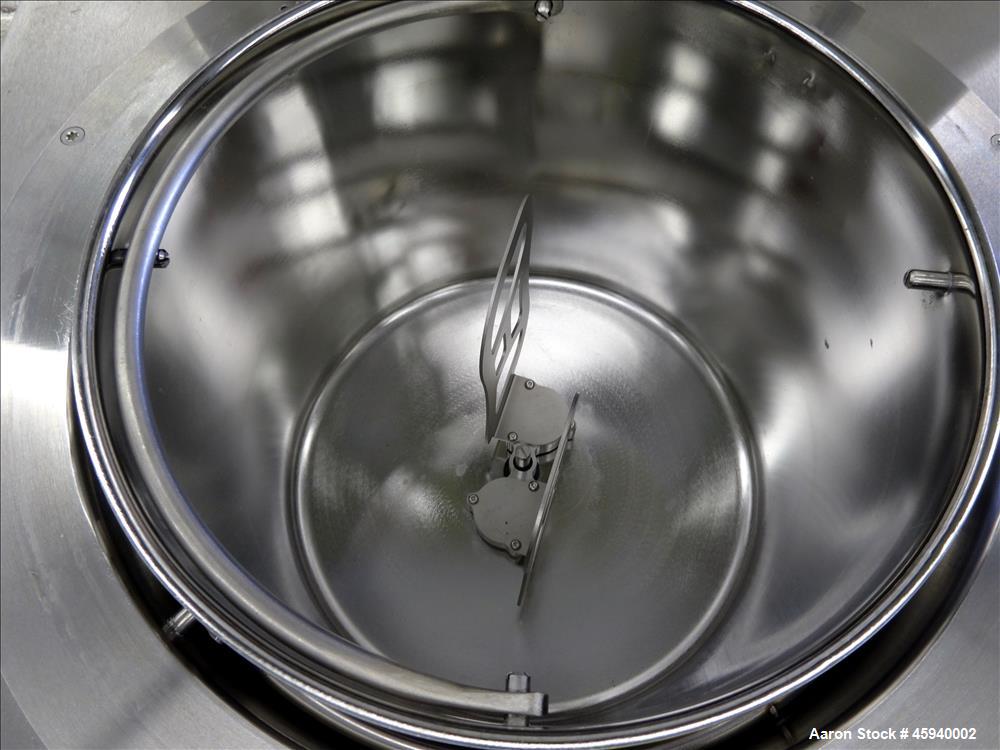 Used AES Bench top Masterclave, Model Masterclave 09. Capacity 1 to 9 liters. Sterilization temperature 95 - 125 degrees C. Sterilization duration 1 to 60 minutes. 316 Stainless steel chamber approxi...
