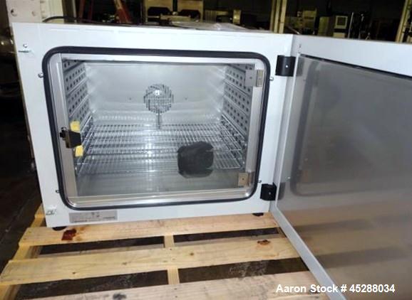 Unused Binder BF 115-UL Incubator – 4.1 Cu Ft, 115V, 212°F, Stainless Steel Chamber