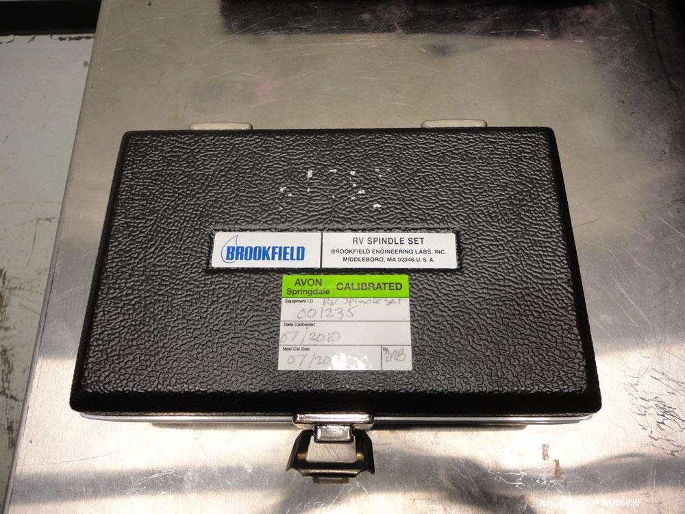 Used Brookfield Programmable DV-II+ Laboratory Viscometer, Model LVDV-II+. Designed to measure fluid viscosity at given shear rates. Viscosity range (Cp) 15 to 6,000,000. Temperature sensing range -1...