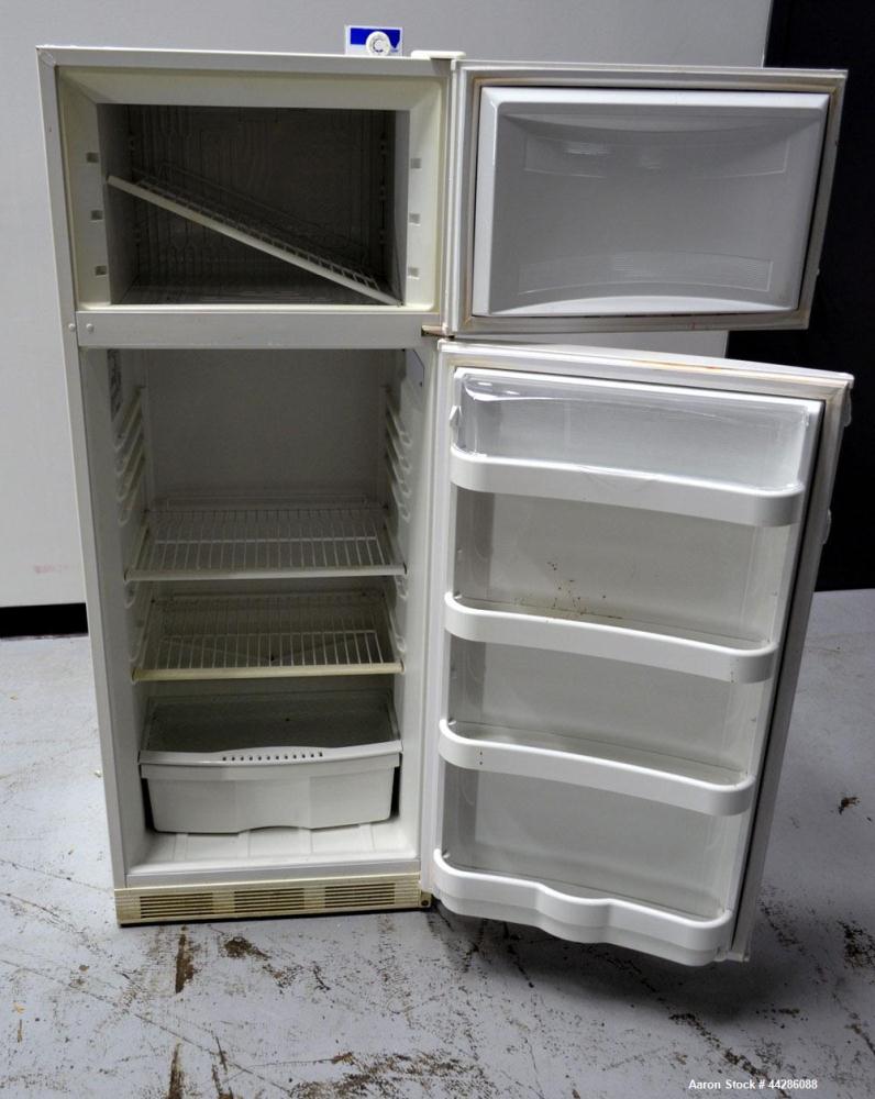 Used Fisher Scientific Isotemp Flammable Material Storage Refrigerator / Freezer, Catalog# 13-986-111. Approximate 11 cubic feet refrigerator storage, approximate 2.4 cubic feet freezer storage. R134...