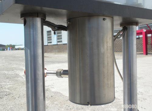 Used Gottfert Capillary Rheometer, Model 012.01, Series 1000. Approximate 9.5 mm diameter x 200 mm long test barrel, rated up to 400 Degrees C, 10 kn test force. Includes a Rheotens electronic tensil...