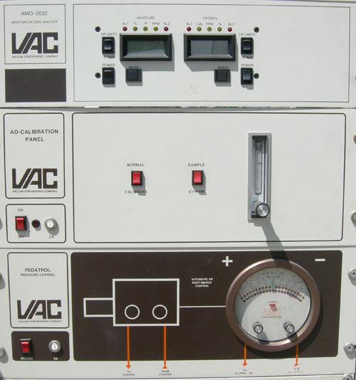 Used Vacuum Atmosphere Company glove box, model HE-493/MO-5. 50/60 hz, 110 volt, 5 amp. Rated plus 10 psig. Includes a model AMO-2032 moisture/ oxygen analyzer, AO- calibration panel, and a model PC-...