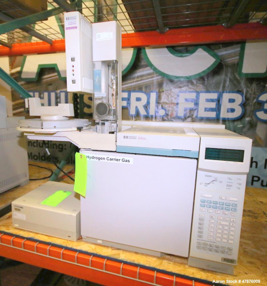 Used Hewlett Packard HP 6890 Series GC System, Model G1530A, Serial #  US00010790, Includes Hewlett Packard Autosampler, Hewlett Packard HP 6890 Injector, Hewlett Packard 7673 Controller