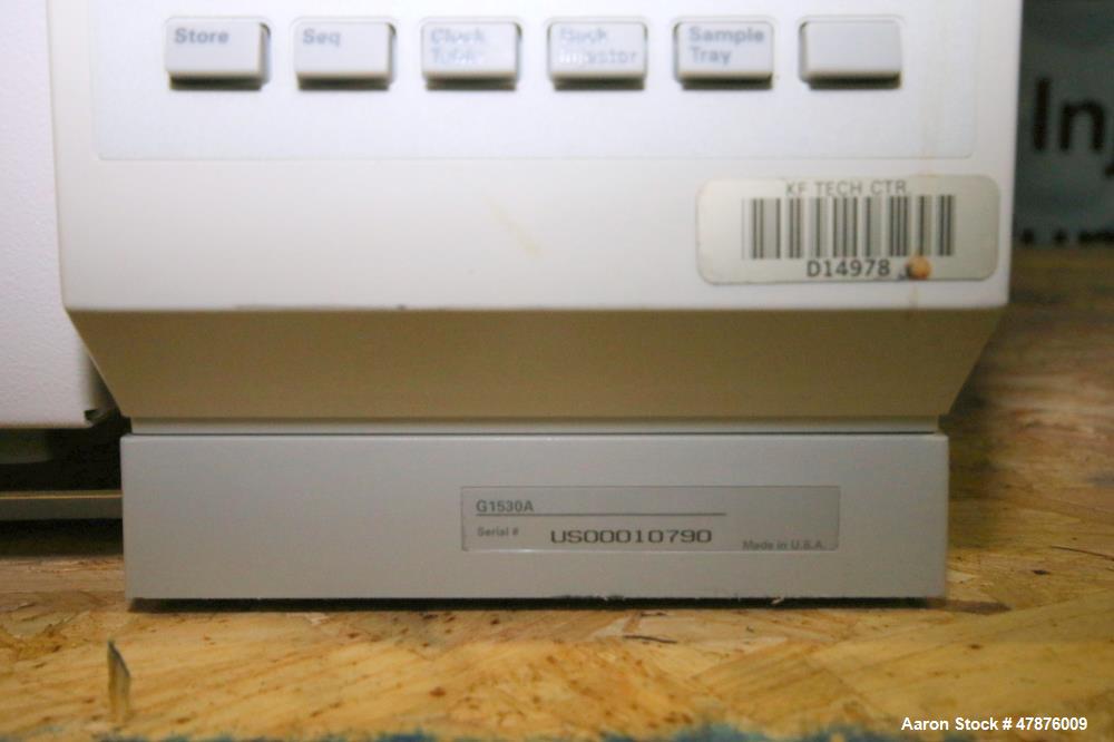 Used Hewlett Packard HP 6890 Series GC System, Model G1530A, Serial #  US00010790, Includes Hewlett Packard Autosampler, Hewlett Packard HP 6890 Injector, Hewlett Packard 7673 Controller