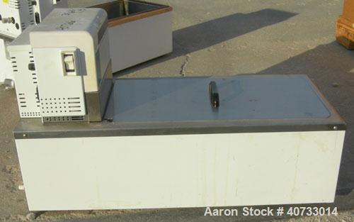 Used Neslab model EX-411 bath circulator, 5.8 gallon capacity, 316 stainless steel.  Bath work area 19 1/4" long x 10" wide x 6" deep.  800 watt heater, temperature range 15 degrees C to 150 degrees ...